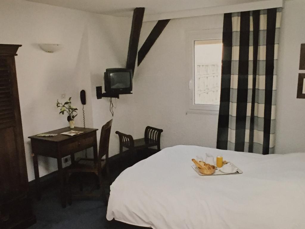 Hotel Du Pot D'Etain Chalons en Champagne Bagian luar foto